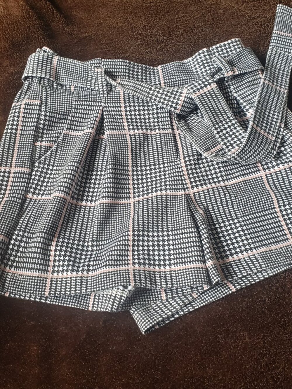 Ardene Size S Houndstooth ladies shorts with tie belt New without tags